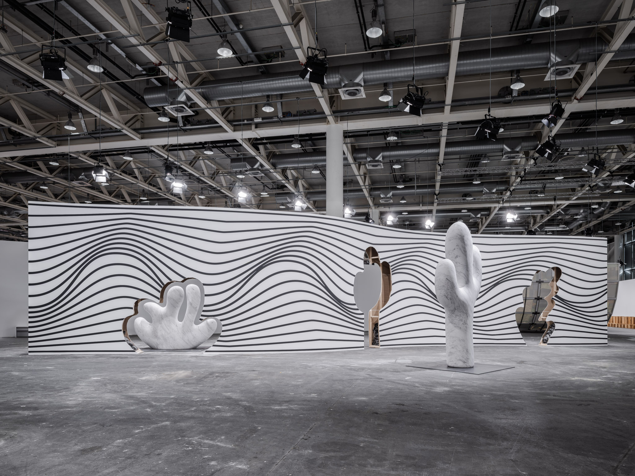 コテリ キャンバスアート Claudia Comte - Unlimited Art Basel 2025